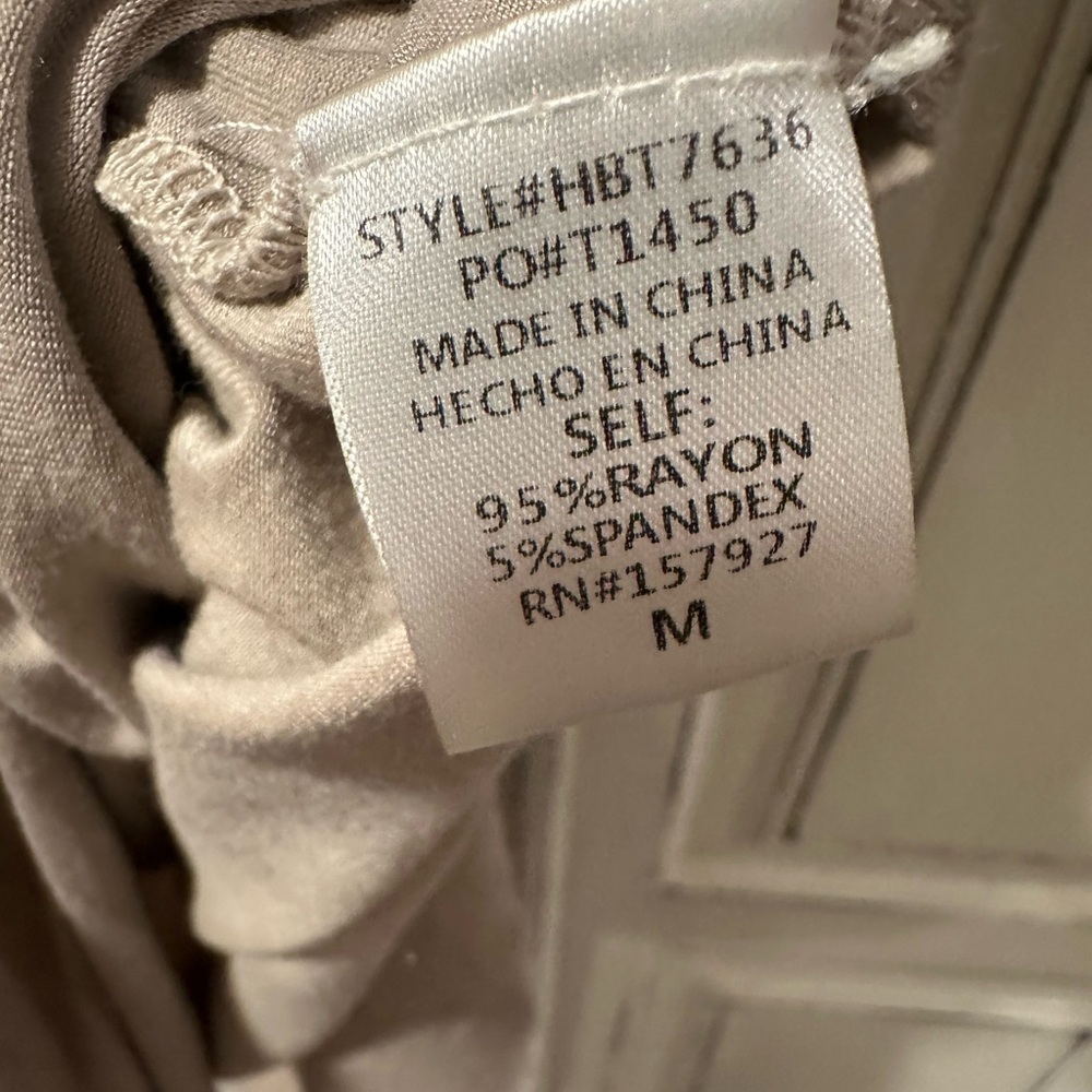 La miel Sleeveless Taupe Top - Picture 3 of 3